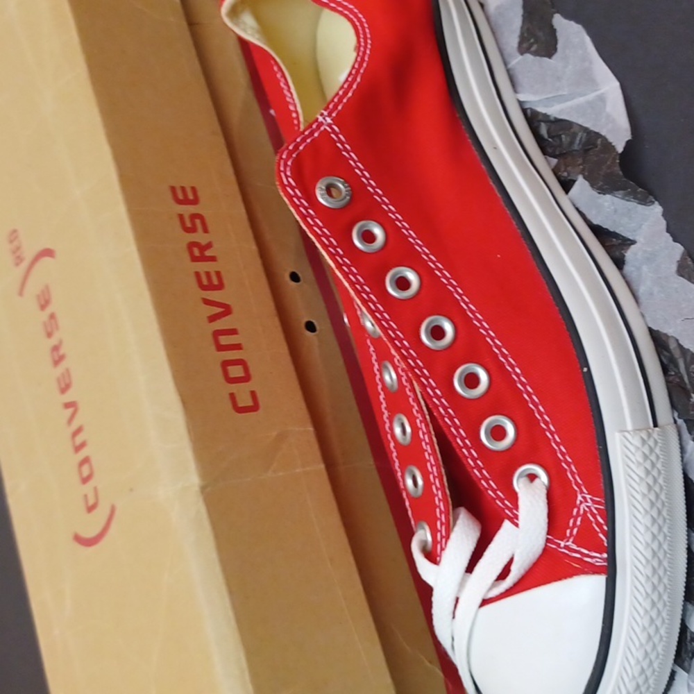 NWT  Converse product red all star Oxford men's 9.5 women's 11.5 M9696